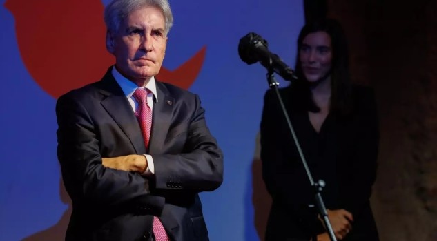 加泰罗尼亚, 尼亚足协新, 埃斯库德罗